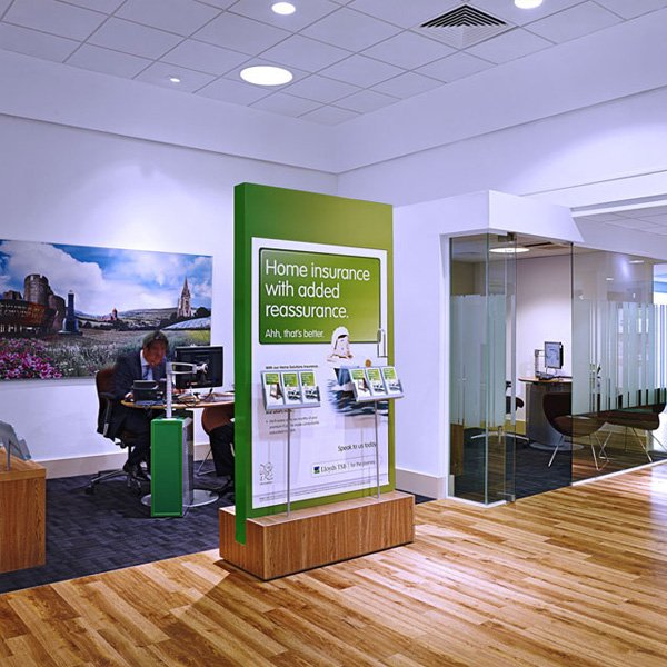 TWO SMOKING BARRELS'S JASON FARR PRODUCES LLOYDS TSB MEETING ROOM AND WELCOME WALL ARTWORKS